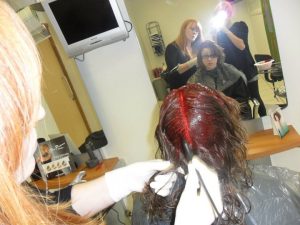 applyin red colour to hair stage 3